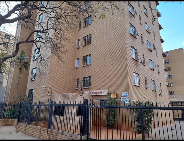 3 BEDROOM FLAT FOR SALE IN PRETORIA CENTRAL